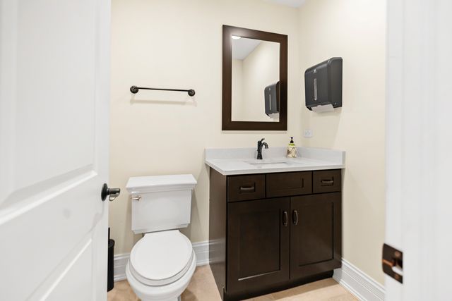 10005 S Roberts Road, Palos Hills, IL 60465