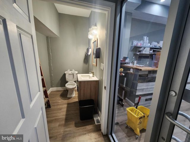 2124 GREENMOUNT AVE, Baltimore, MD 21218