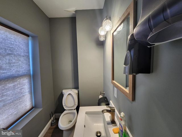 2124 GREENMOUNT AVE, Baltimore, MD 21218