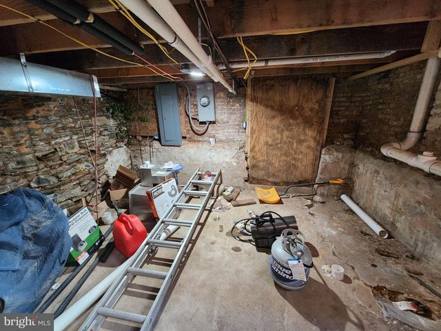 2124 GREENMOUNT AVE, Baltimore, MD 21218