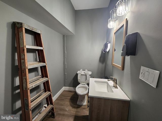 2124 GREENMOUNT AVE, Baltimore, MD 21218