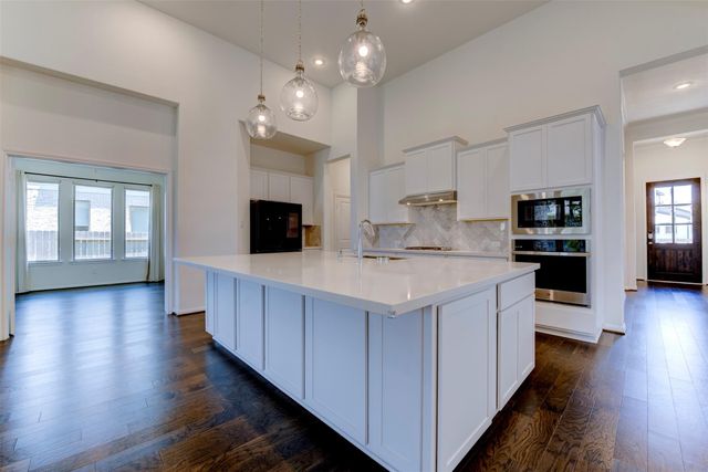 32311 Noble Creek Drive, Conroe, TX 77385