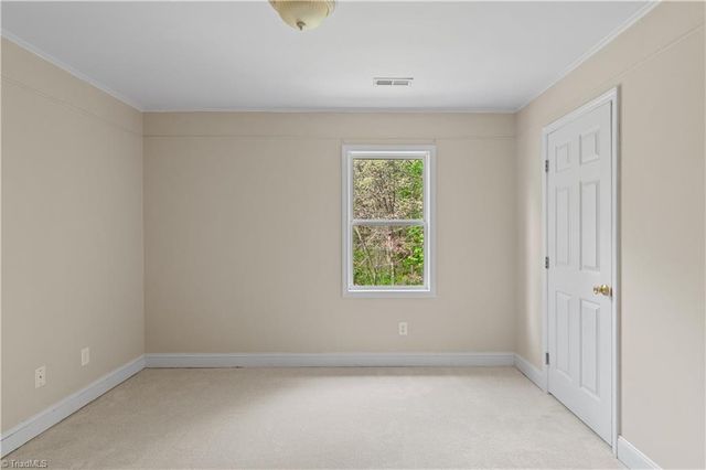 5532 Folkstone Road, Pfafftown, NC 27040