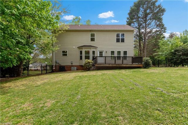 5532 Folkstone Road, Pfafftown, NC 27040
