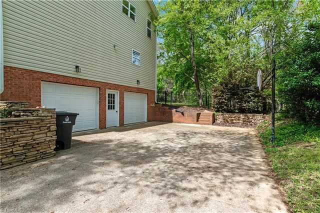 5532 Folkstone Road, Pfafftown, NC 27040