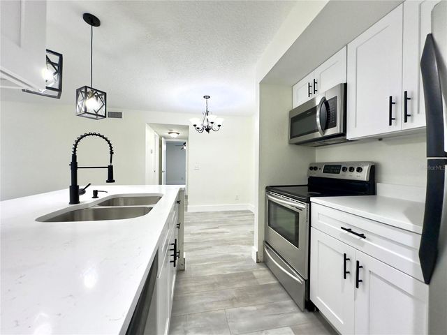 5140 CONROY ROAD 27, Orlando, FL 32811