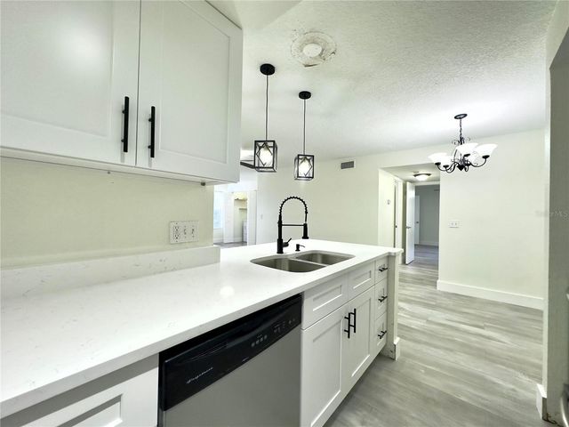 5140 CONROY ROAD 27, Orlando, FL 32811