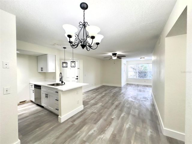 5140 CONROY ROAD 27, Orlando, FL 32811