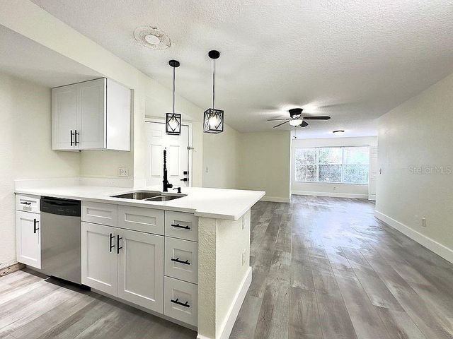 5140 CONROY ROAD 27, Orlando, FL 32811