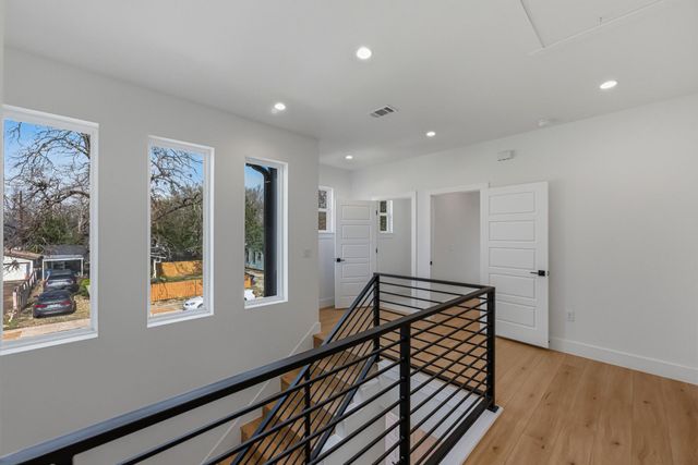 909 Calle Limon 1, Austin, TX 78702