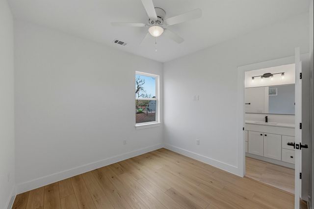 909 Calle Limon 1, Austin, TX 78702