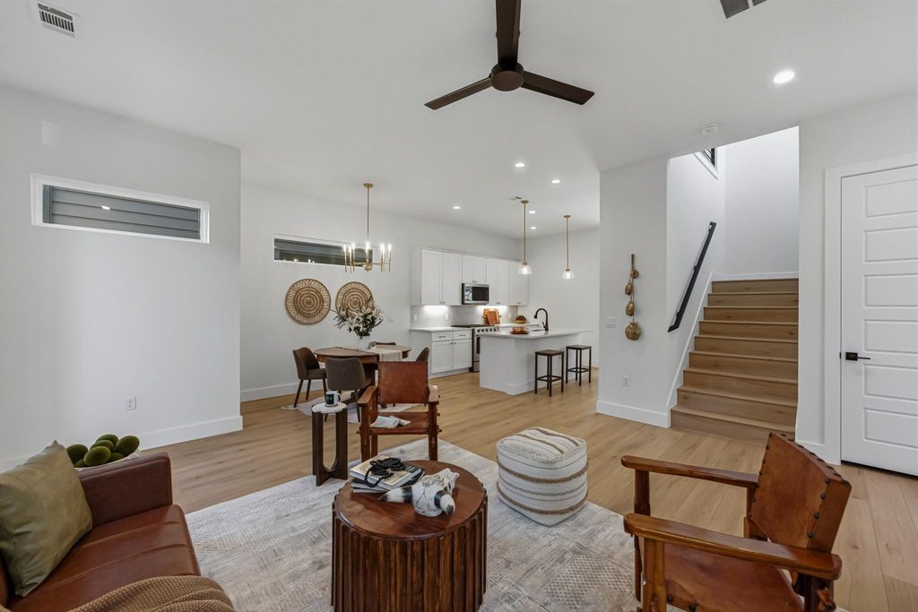 909 Calle Limon 1, Austin, TX 78702