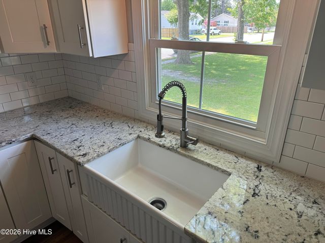 702 N Charlotte Street, Washington, NC 27889