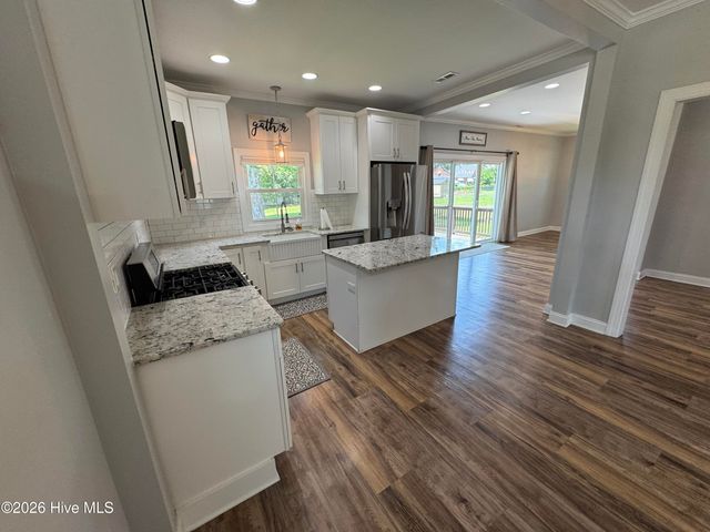 702 N Charlotte Street, Washington, NC 27889