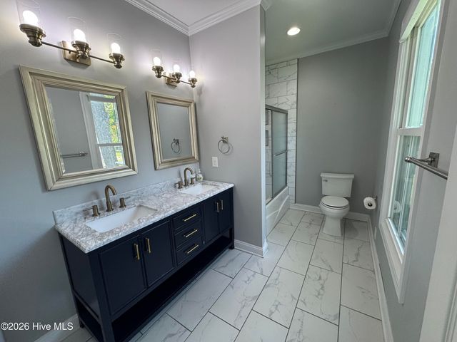 702 N Charlotte Street, Washington, NC 27889