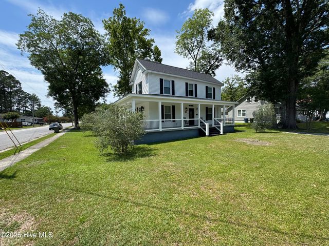 702 N Charlotte Street, Washington, NC 27889