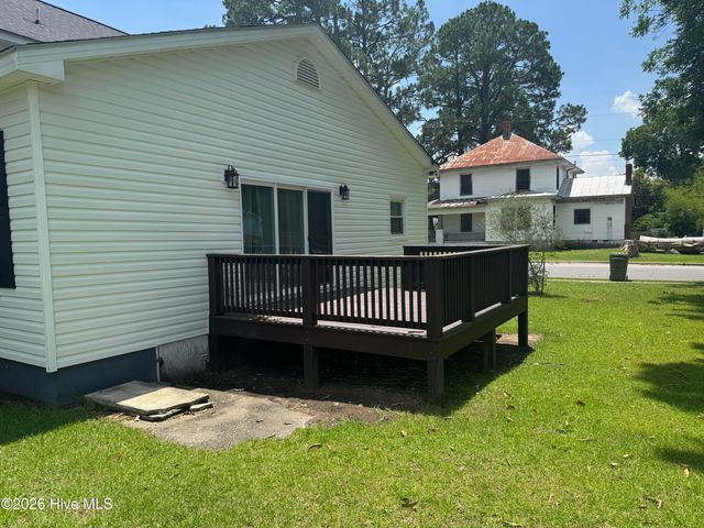 702 N Charlotte Street, Washington, NC 27889