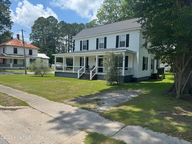 702 N Charlotte Street, Washington, NC 27889