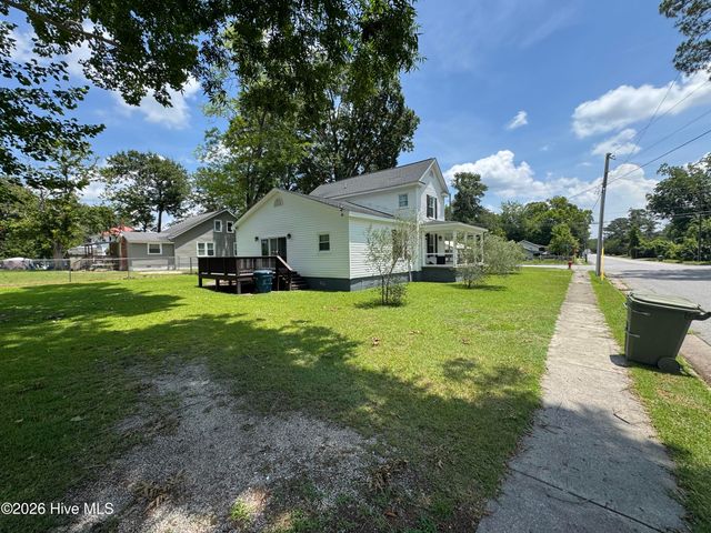 702 N Charlotte Street, Washington, NC 27889