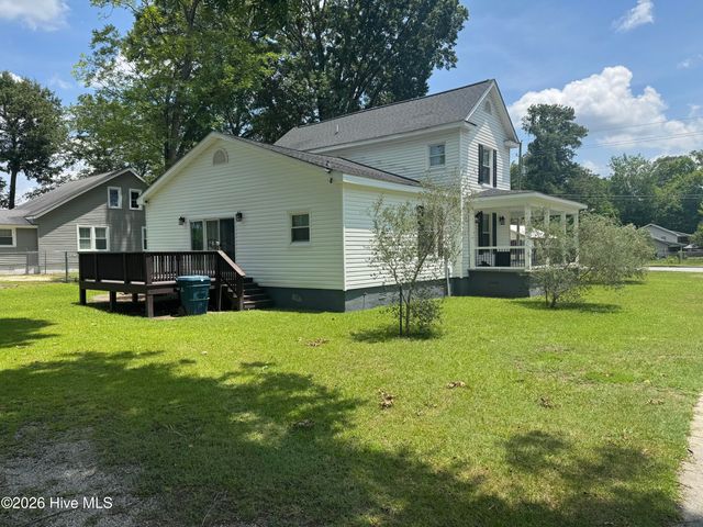 702 N Charlotte Street, Washington, NC 27889