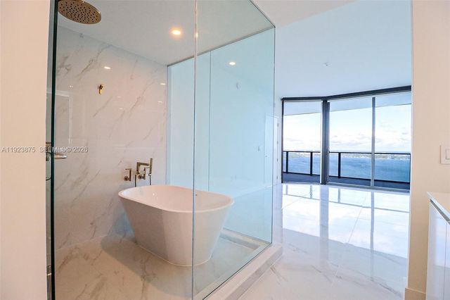 700 NE 24 st 4201, Miami, FL 33137