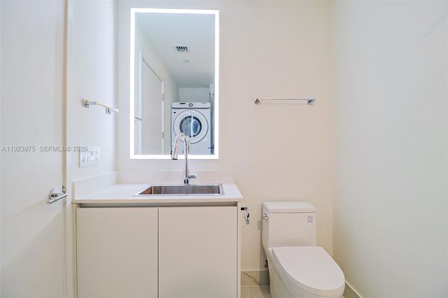 700 NE 24 st 4201, Miami, FL 33137