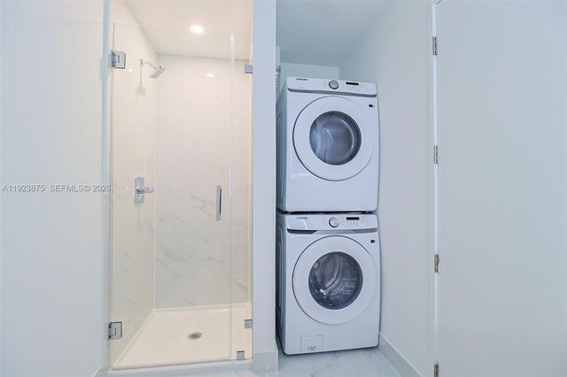 700 NE 24 st 4201, Miami, FL 33137