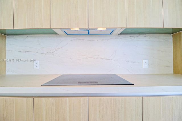 700 NE 24 st 4201, Miami, FL 33137