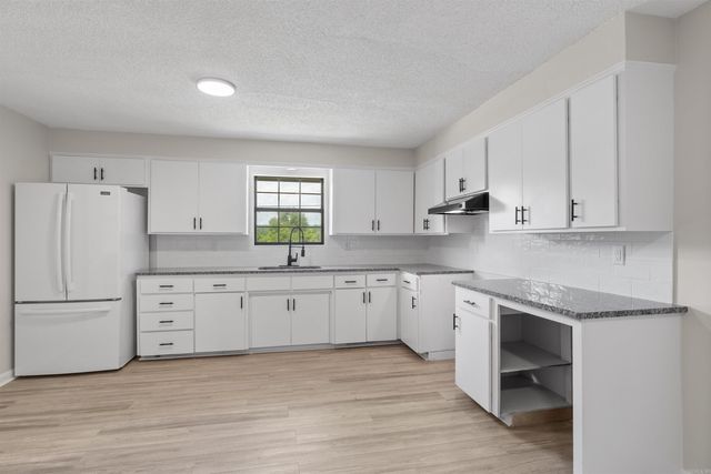 205 Vine St, Malvern, AR 72104