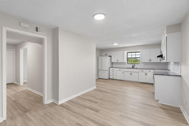 205 Vine St, Malvern, AR 72104