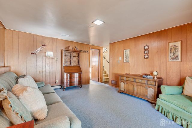6 Sheffield Place, Metuchen, NJ 08840