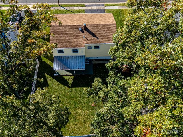 6 Sheffield Place, Metuchen, NJ 08840