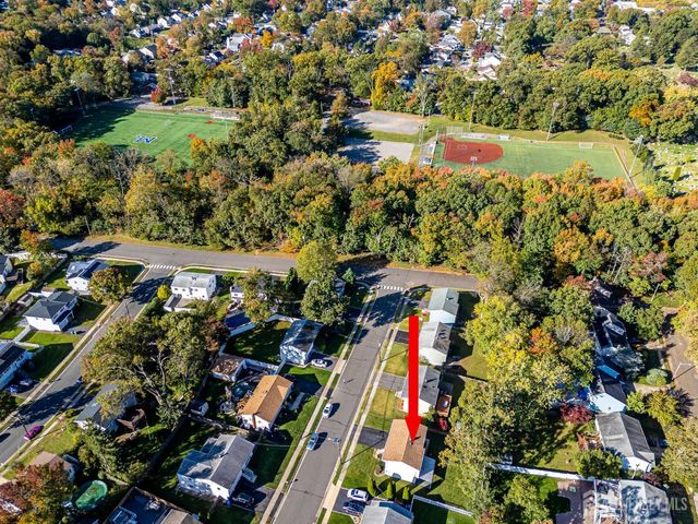 6 Sheffield Place, Metuchen, NJ 08840