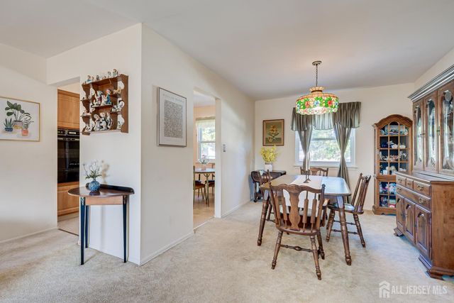 6 Sheffield Place, Metuchen, NJ 08840