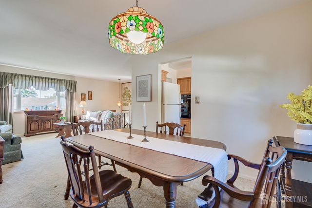 6 Sheffield Place, Metuchen, NJ 08840