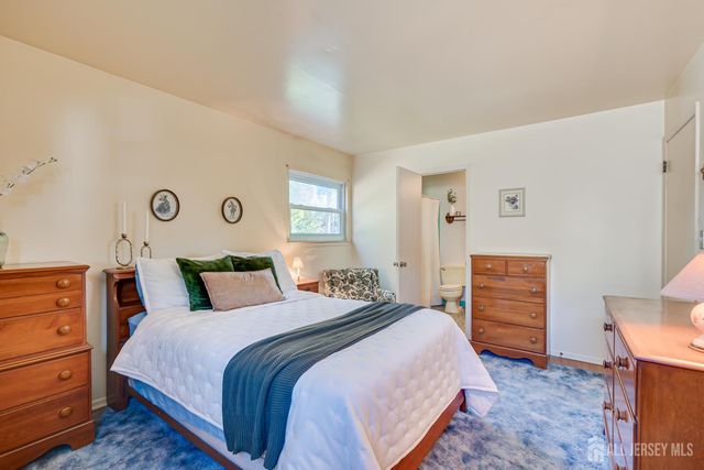 6 Sheffield Place, Metuchen, NJ 08840
