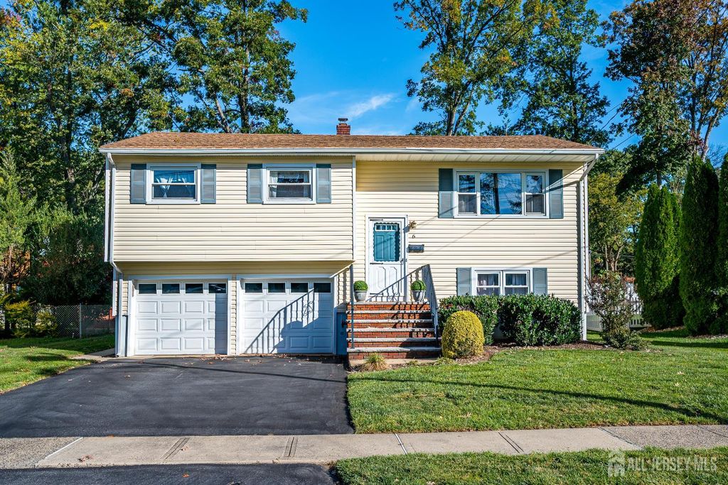 6 Sheffield Place, Metuchen, NJ 08840