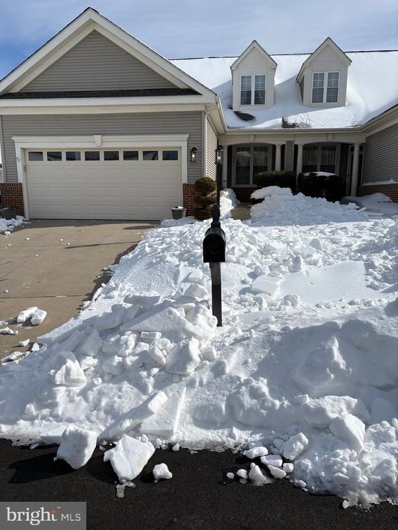 Image 1 of property listing at 6941 WALNUT HILL DR, Gainesville, VA 20155