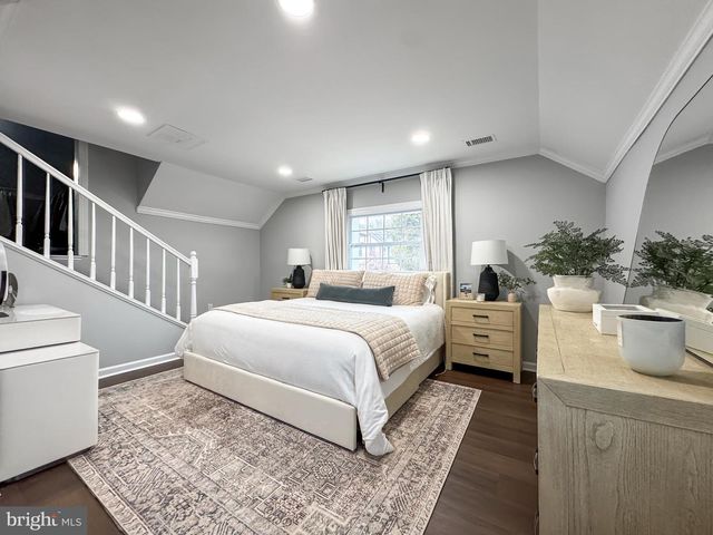 6621 HALLWOOD AVE, Falls Church, VA 22046