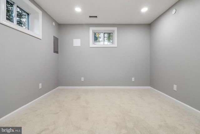 6621 HALLWOOD AVE, Falls Church, VA 22046