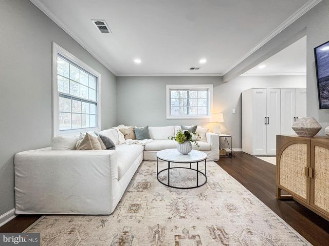 6621 HALLWOOD AVE, Falls Church, VA 22046