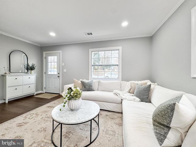 6621 HALLWOOD AVE, Falls Church, VA 22046