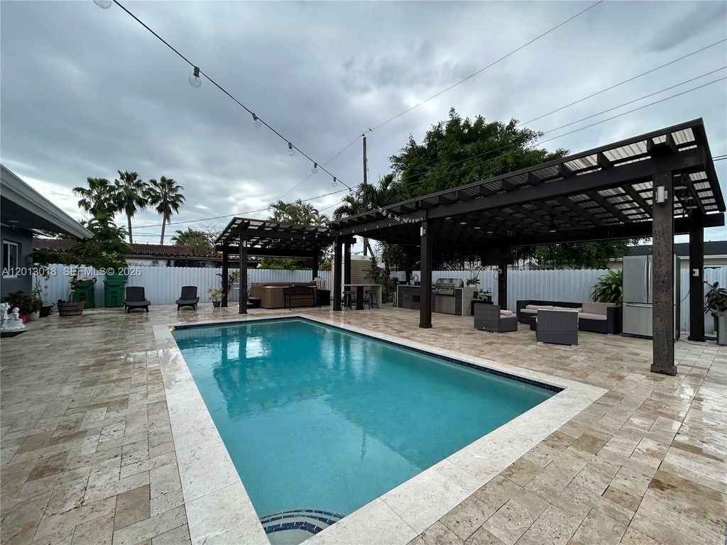 6202 SW 107th Ave, Miami, FL 33173