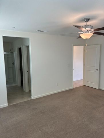 2272 Sanders Ct, Los Banos, CA 93635