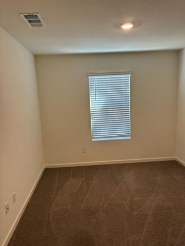 2272 Sanders Ct, Los Banos, CA 93635