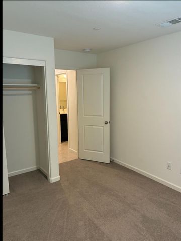 2272 Sanders Ct, Los Banos, CA 93635