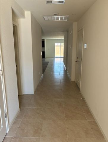 2272 Sanders Ct, Los Banos, CA 93635