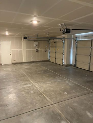 2272 Sanders Ct, Los Banos, CA 93635