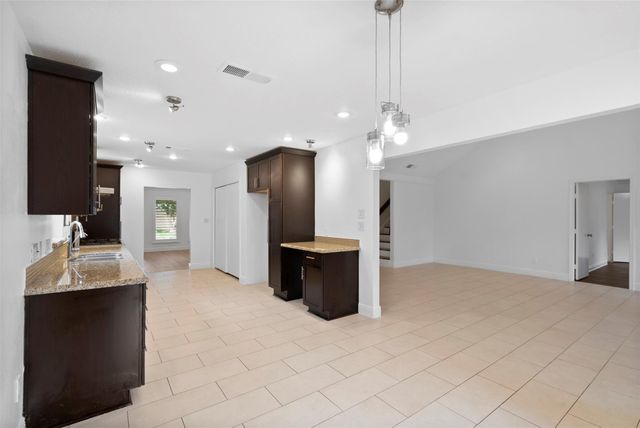 310 W Fair Harbor Lane, Houston, TX 77079