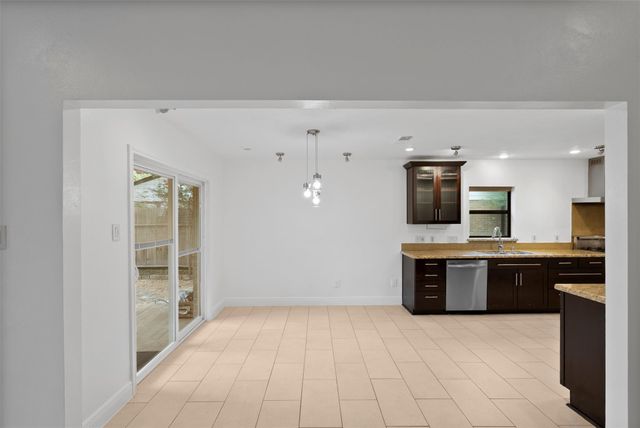 310 W Fair Harbor Lane, Houston, TX 77079